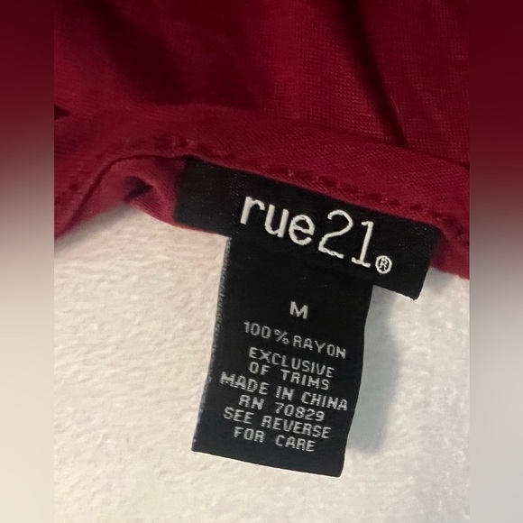 RUE 21 Junior Sleeveless Blouse with Embroidery Detail - Picture 4 of 4